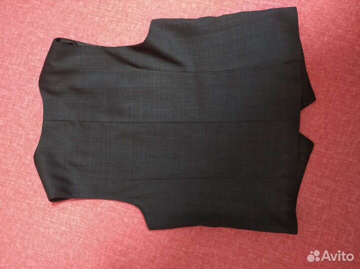 Школьная форма(костюм) 128-134,рубашки