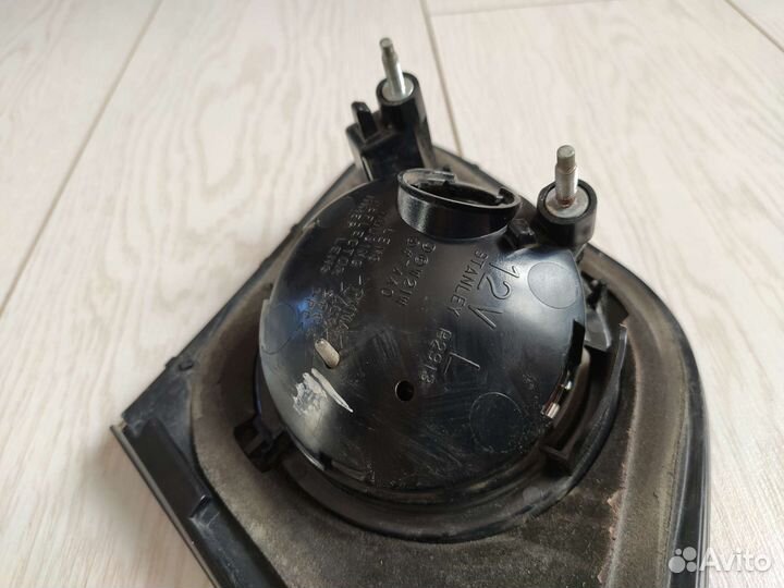 Фонарь задний в крышку багажника mazda 3 bk