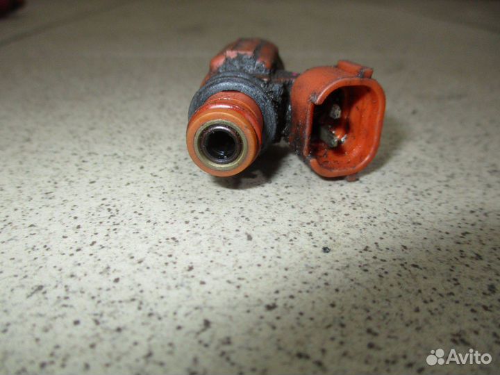 Форсунка инжекторная Mitsubishi Lancer 9 (CS)