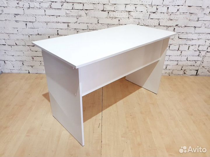 Стол белый