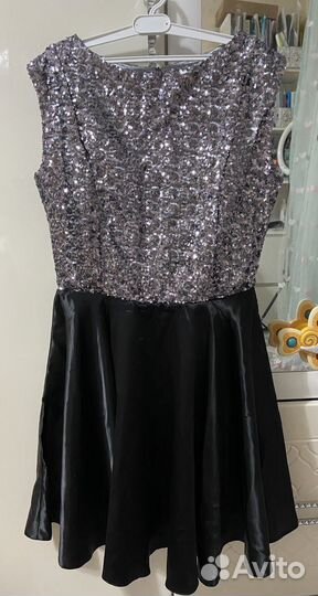 Платье с паетками