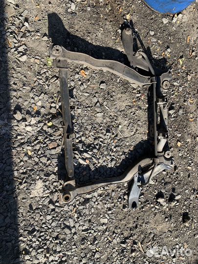 Подрамник на hyundai accent