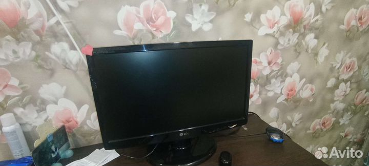 Монитор LG flatron w2243S