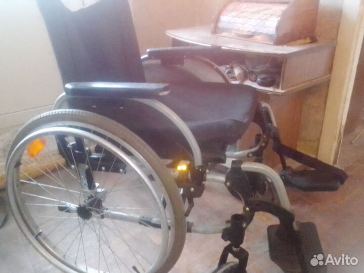 Кресло каталка инвалидная