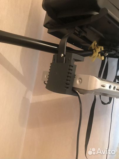 Кронштейн для телевизора поворотный Vogels