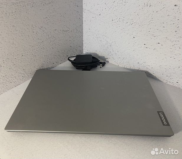 Ноутбук Lenovo