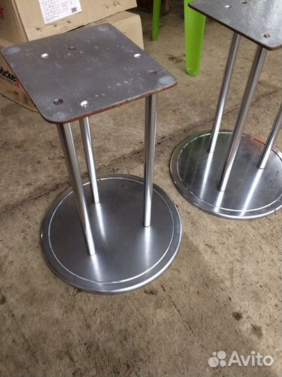 Акустические стойки (подставки под колонки)