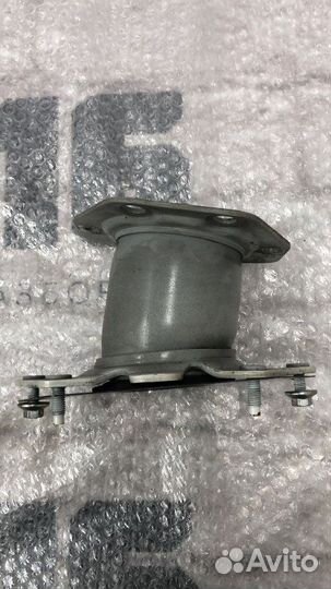 Кронштейн усилителя бампера задний правый Infiniti