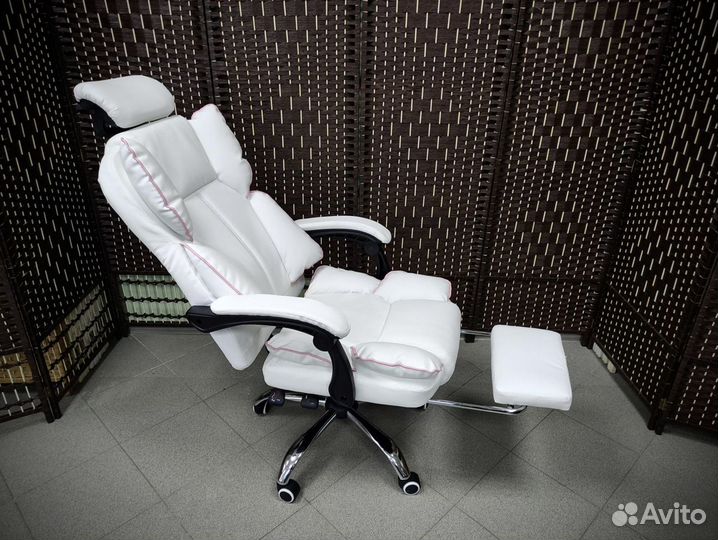 Компьютерное кресло игровое с подголовником