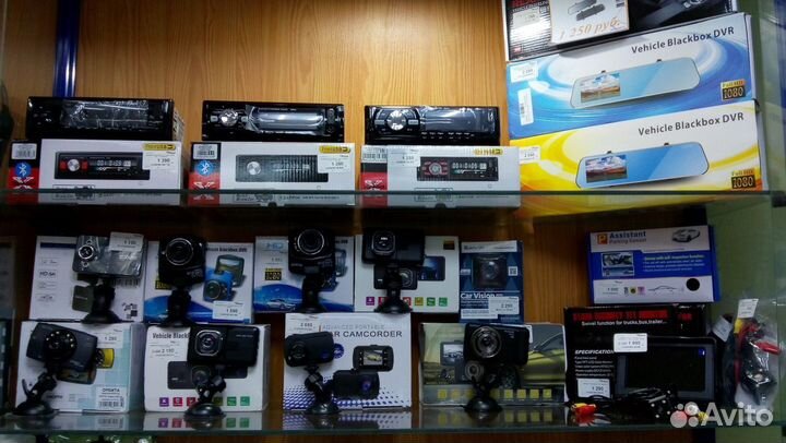 Видеорегистраторы в наличии, зеркало, wi-fi, камер