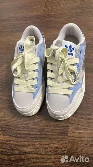 Кроссовки женские adidas