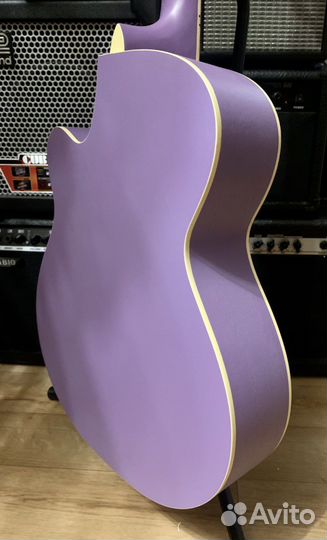 Гитара из Красного Дерева (индонезия)