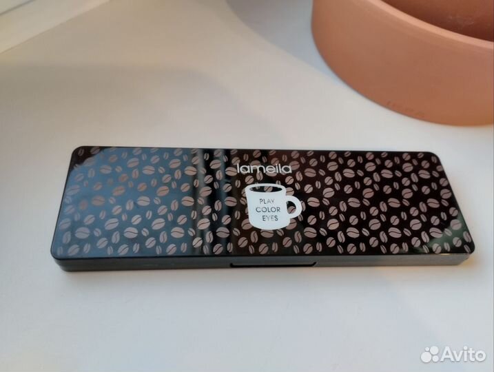 Палитра теней для век Lameila 10 цветов б/у