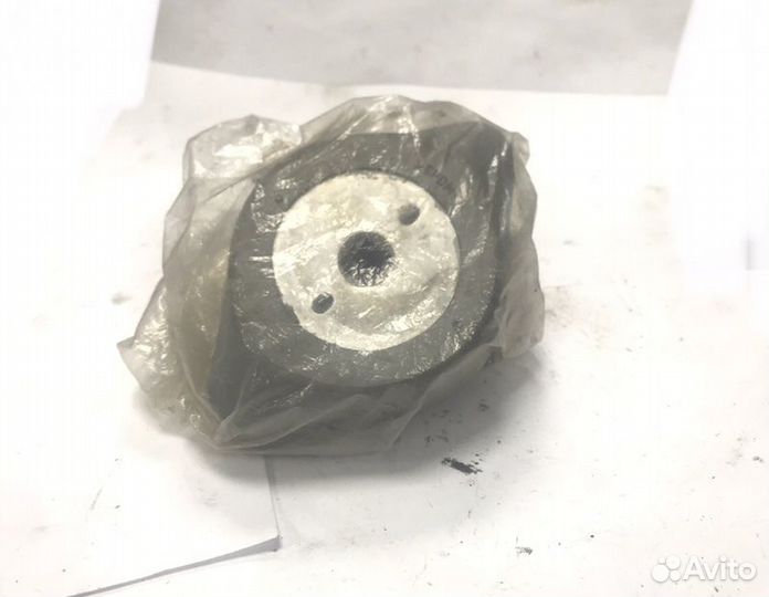 Опора крепления коробки передач передняя Audi S6