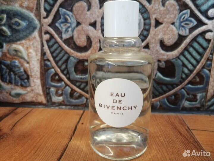 Eau de Givenchy (Givenchy)