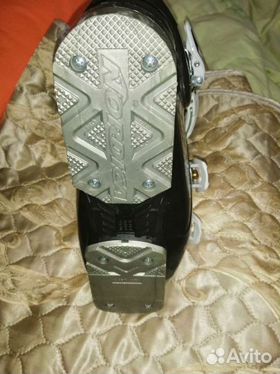 Горнолыжные ботинки