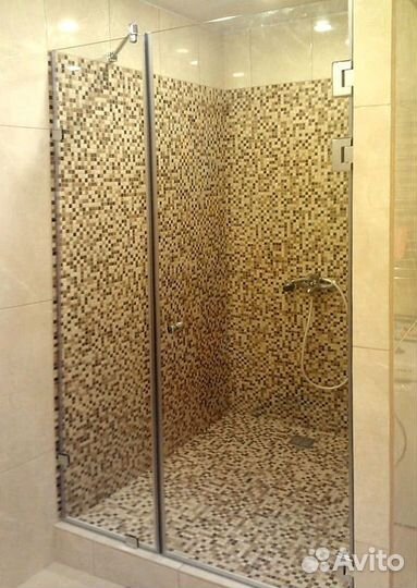 Стеклянные душевые ограждения