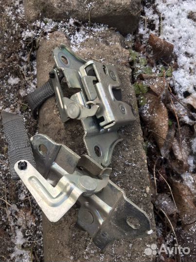 Замок спинки заднего сиденья Фиат Альбеа