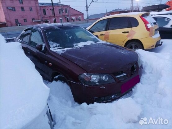 Nissan Almera 1.5 МТ, 2004, битый, 300 000 км