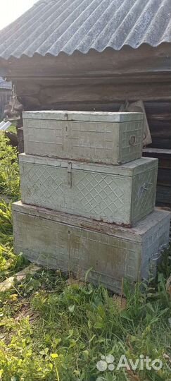Старые сундуки