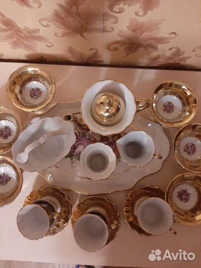 Сервиз фарфоровый