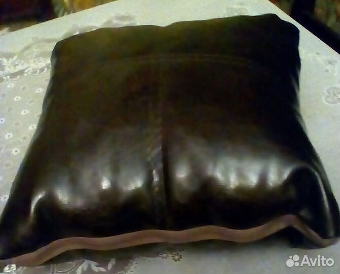 Подушки -думочки кожаные на молнии продаю