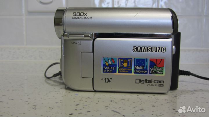 Видеокамера Samsung VP-D451