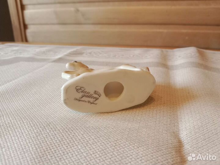 Фигурка фарфоровая лошадка