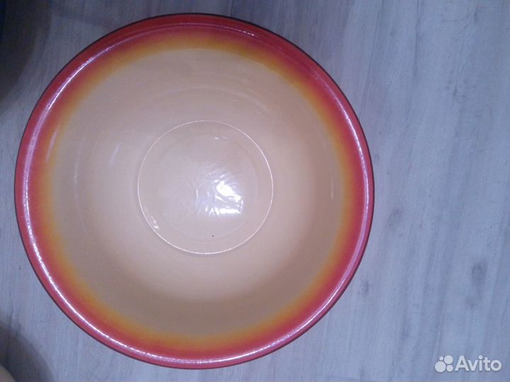Эмалированные тазики,нов,разного объема,цвет.ссср