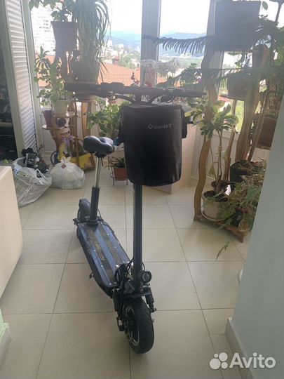 Продаю самокат электрический