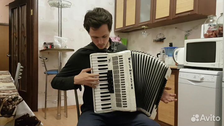 Новый Аккордеон Weltmeister Achat 3/4 Белоснежный