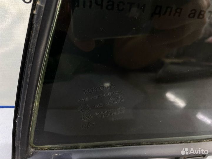Форточка двери задняя правая Toyota Auris E150