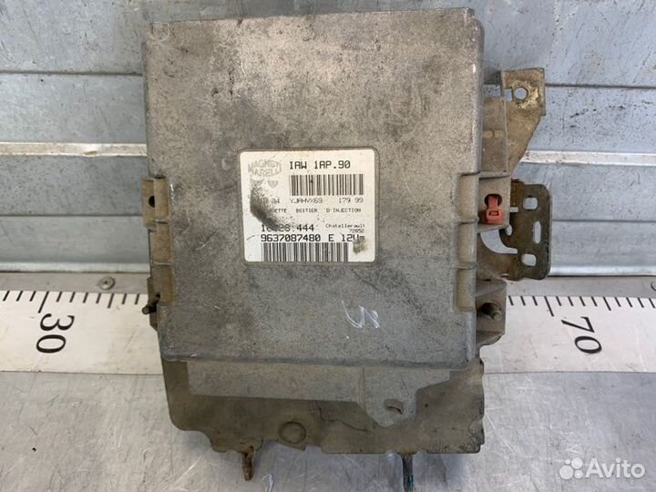 Блок управления двигателем эбу двс Peugeot 206