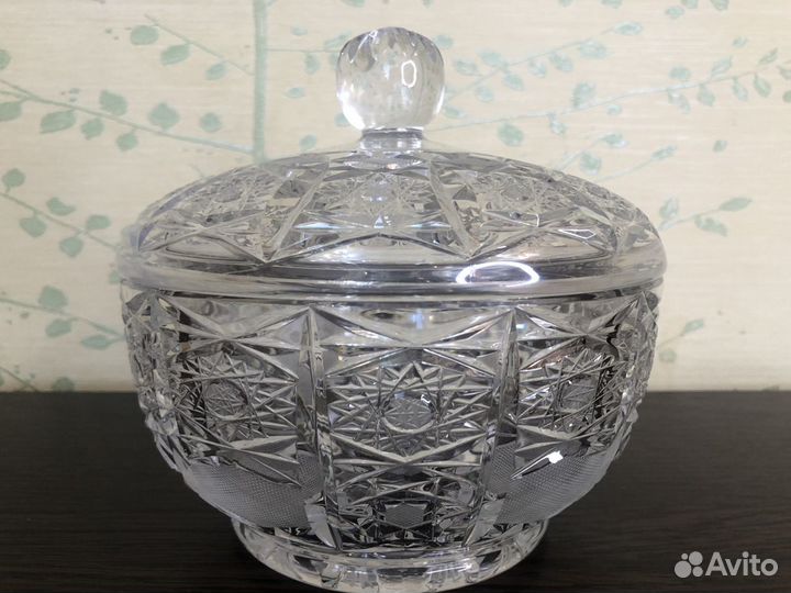 Старинная хрустальная бонбоньерка. Богемия