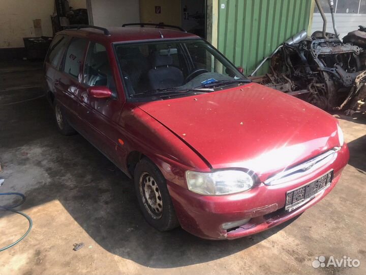 Разбор на запчасти Ford Escort