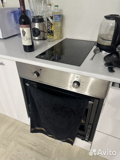 Духовка электрическая встраиваемая бу