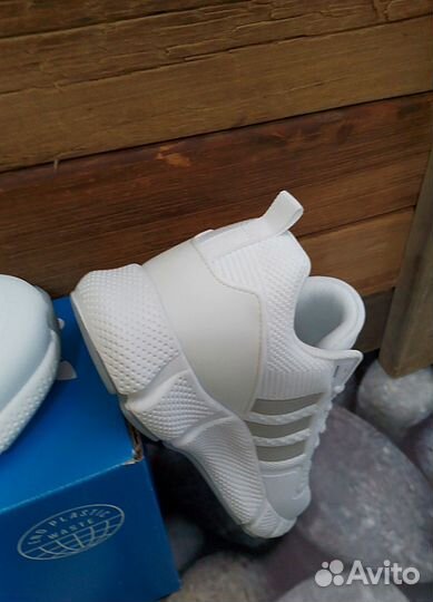 Кроссовки мужские Adidas белые артикул 8790