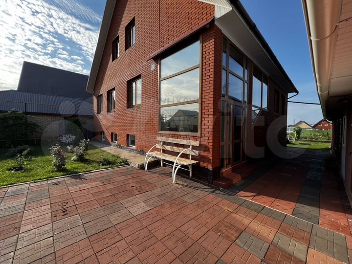 Дом 159 м² на участке 12,5 сот.