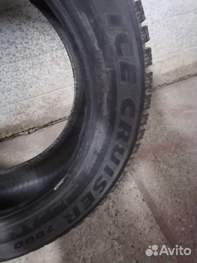 Bridgestone Ice Cruiser 7000 215/60 R17