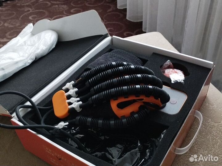 Перчатка реабилитационная на левую руку