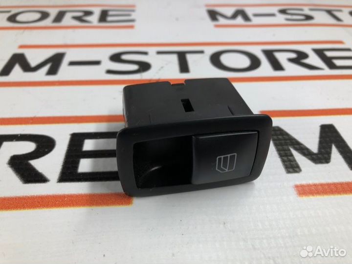 Кнопка стеклоподъемника задняя правая