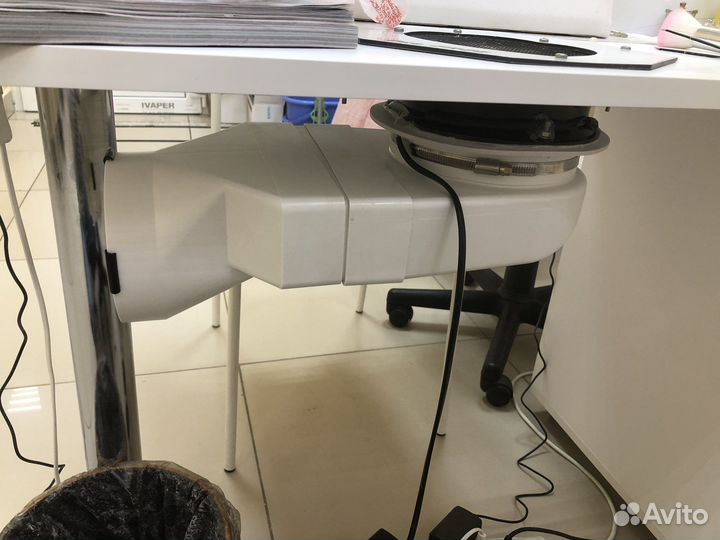 Пылесос маникюрный встроеный