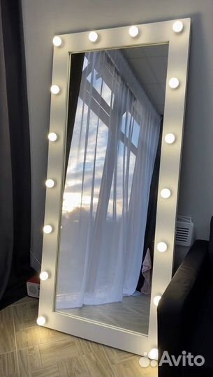 Зеркало напольное