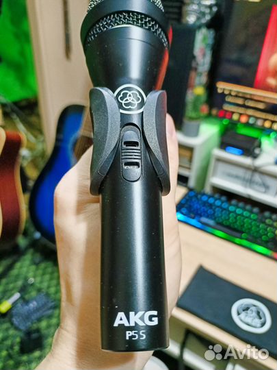Динамический микрофон AKG P5S для вокала