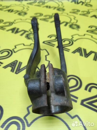 Кронштейн амортизатора передний правый Bmw X5 E70