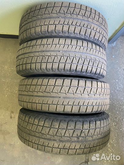 Bridgestone Blizzak Revo GZ 215/65 R16 98S