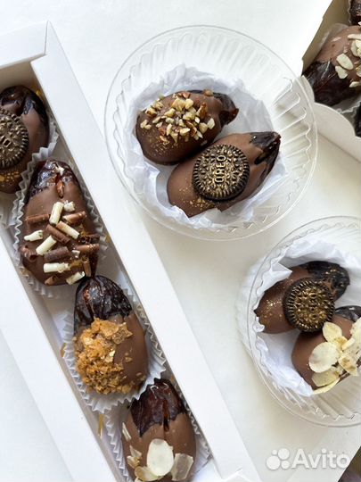 Финики в шоколаде