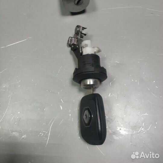 Замок зажигания Renault Sandero 2 K7M812 2019