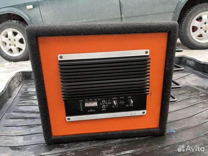 Активный сабвуфер