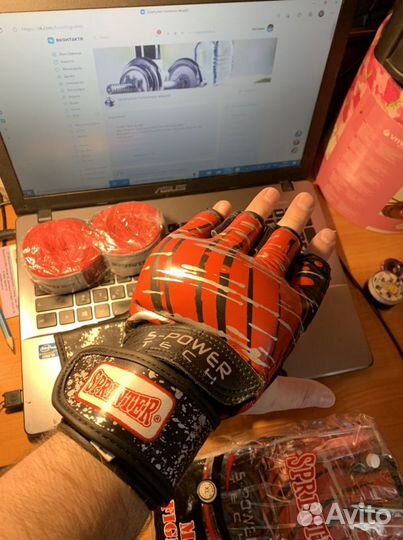 Перчатки для единоборств